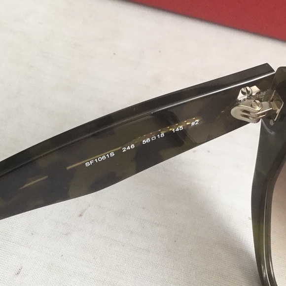 SALVATORE FERRAGAMO SUNGLASSES LADIES. - Picture 3 of 7